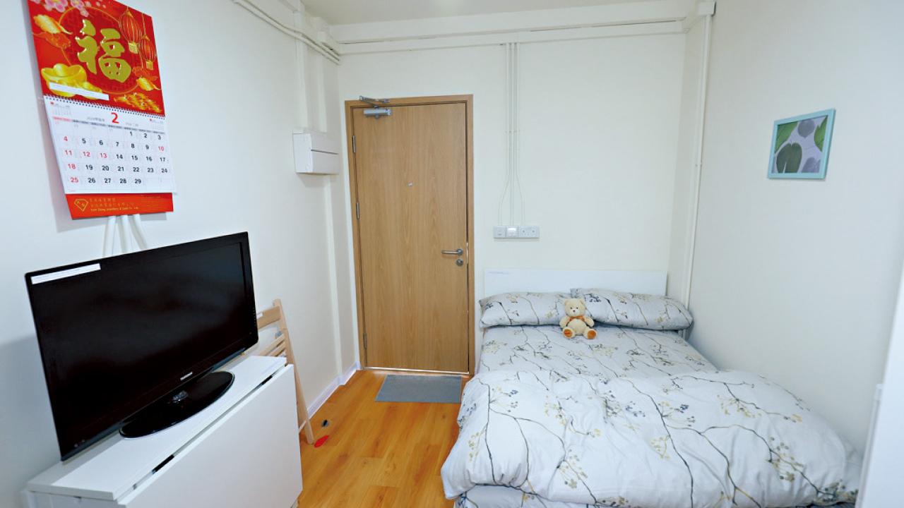 首個簡約公屋項目今季入伙 機構辦睇樓團  何永賢：參觀者期待入住 家庭規劃截然不同