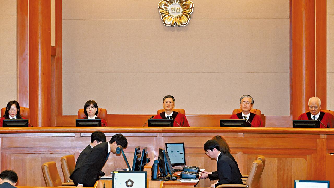 官邸周邊軍警開綠燈今或被捕 尹錫悅彈劾案開庭4分鐘