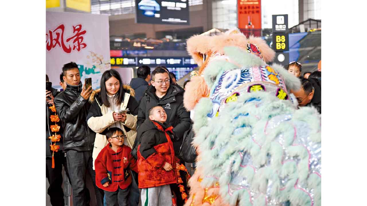 全國鐵路料發送5.1億人次 內地春運展開出行火熱