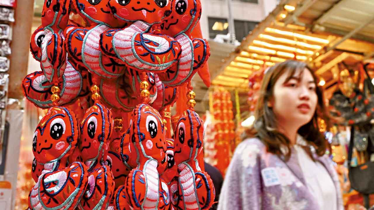 夏季或停滯不動 風水指數料全年微跌 提防恒指變懶蛇