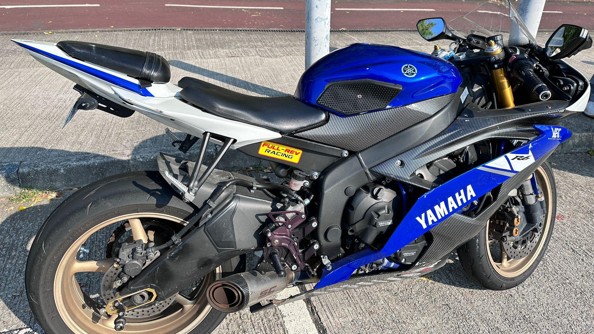 警方扣留疑非法改裝的車輛。