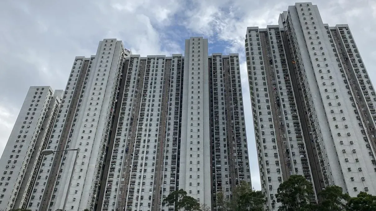 青衣居屋青華苑山景兩房，獲綠表客以258萬元承接，樓價39年升值10倍。