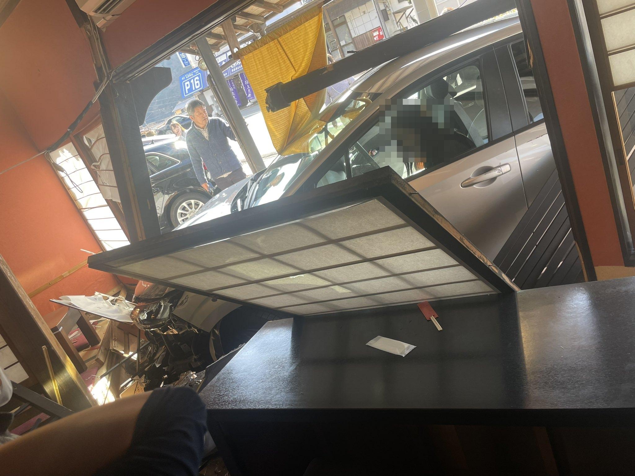 香港女遊客在日本靜岡縣伊豆市涉及交通意外，據報她駕駛的汽車撞向一間蕎麥麵店，導致一名顧客受傷。(網上圖片)