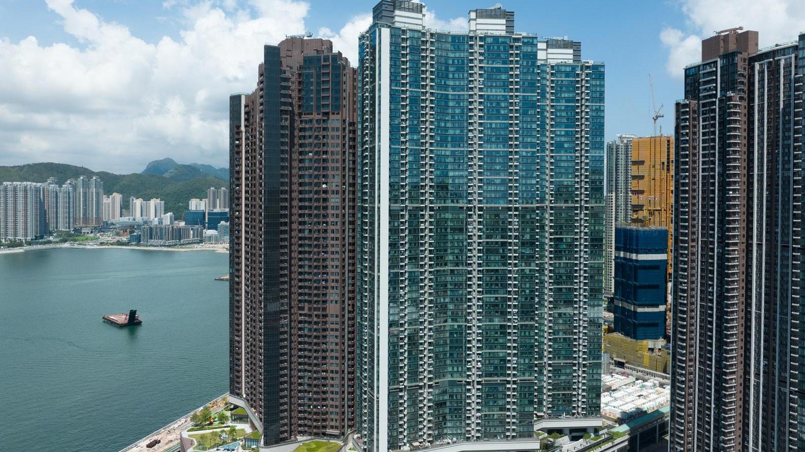 將軍澳日出康城LP10錄本年首宗二手成交，一手業主劈24%蝕沽兩房。