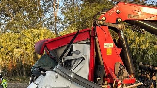 沙頭角發生罕見交通意外。（fb「香港突發事故報料區」圖片）