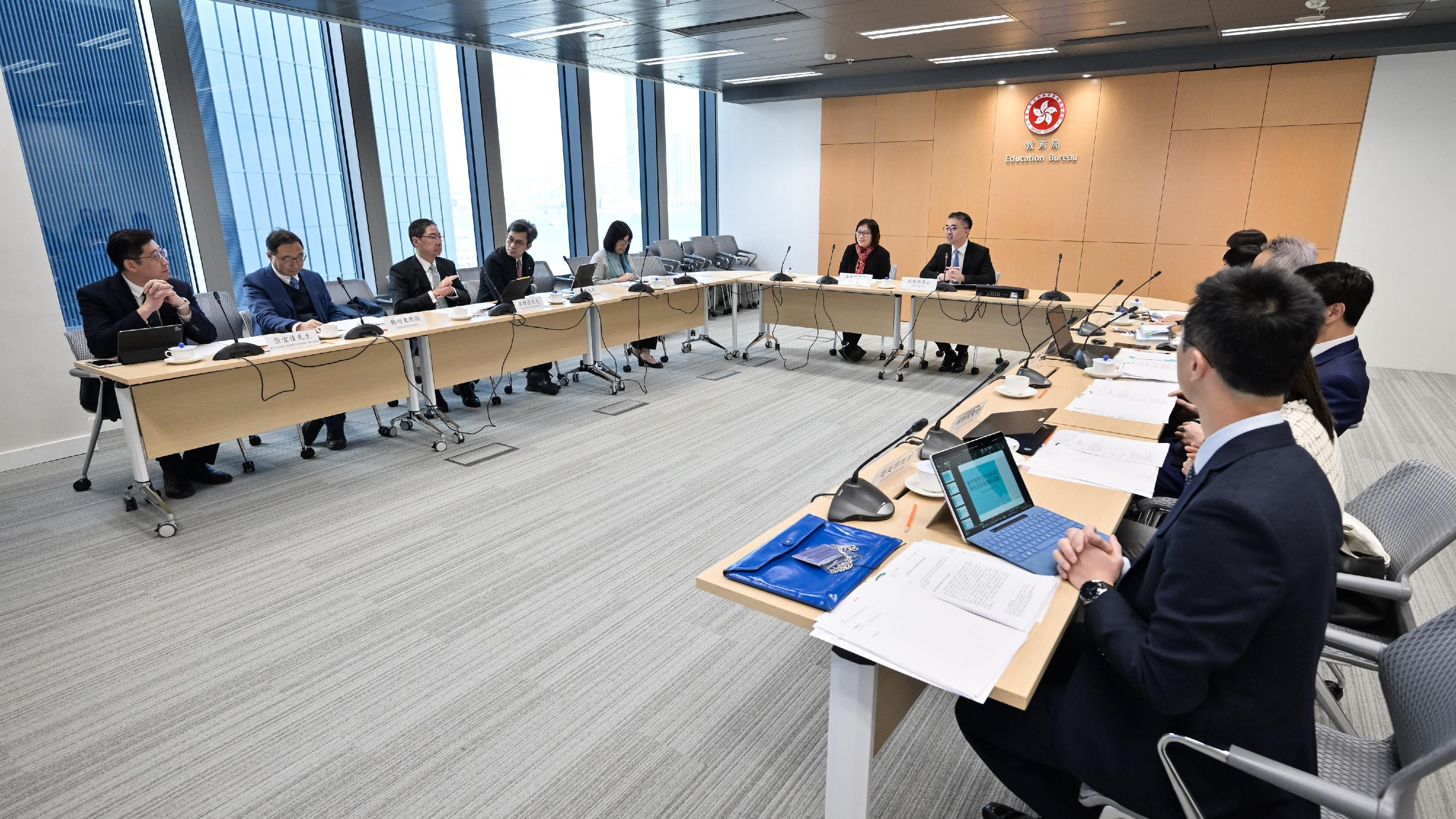 數字教育策略發展督導委員會召開首次會議。(政府新聞處)