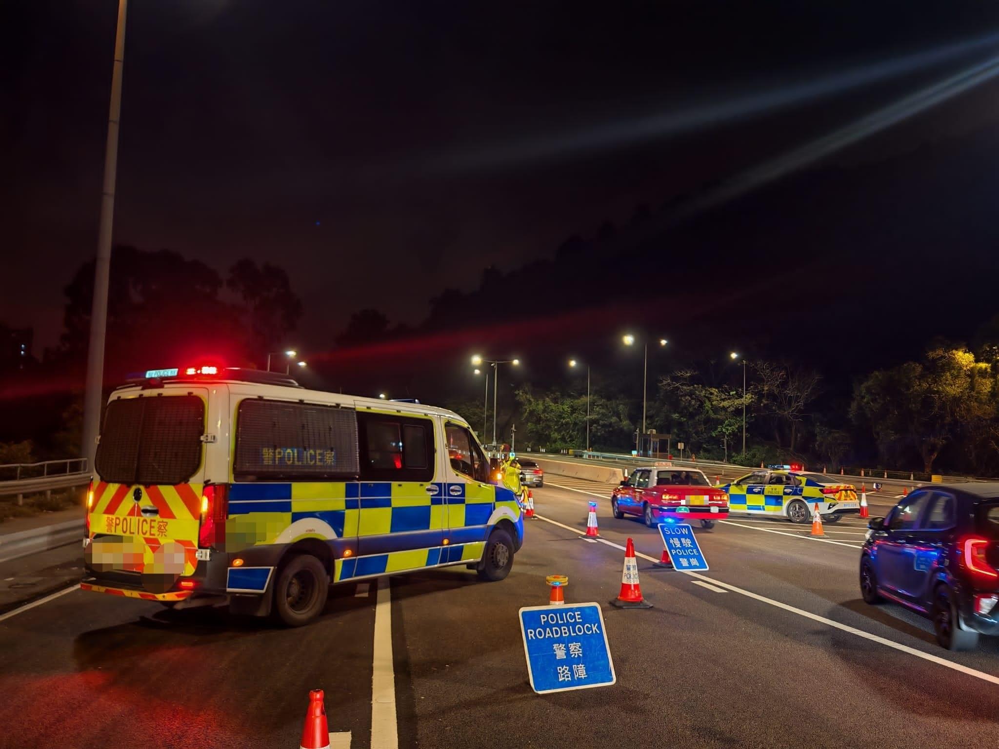 警新界南一連9日打擊超速及改車，共拘17人扣74改裝車。 (警方圖片)