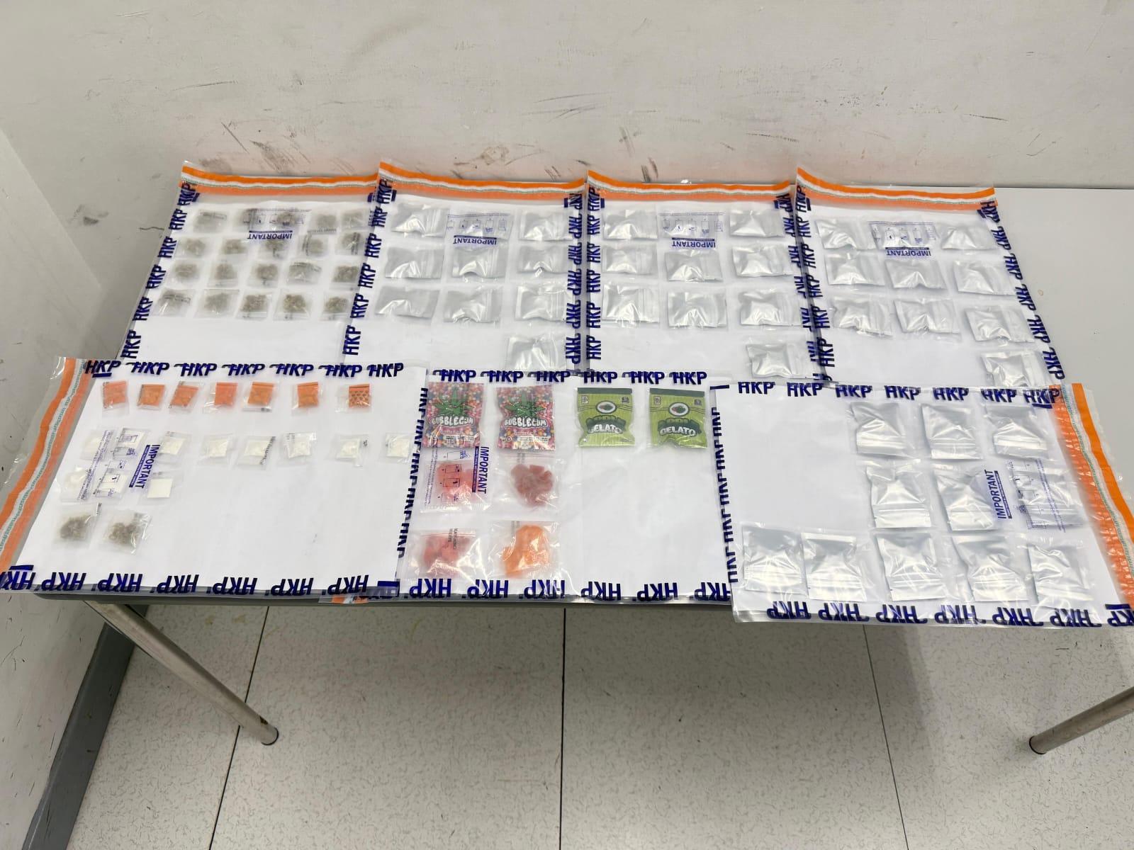 灣仔一住宅內藏6萬元毒品。 (警方圖片)