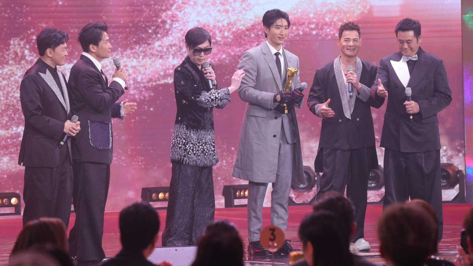 萬千星輝頒獎典禮2024︱張馳豪4分鐘感言遭網民狂踩：以為自己攞奧斯卡？