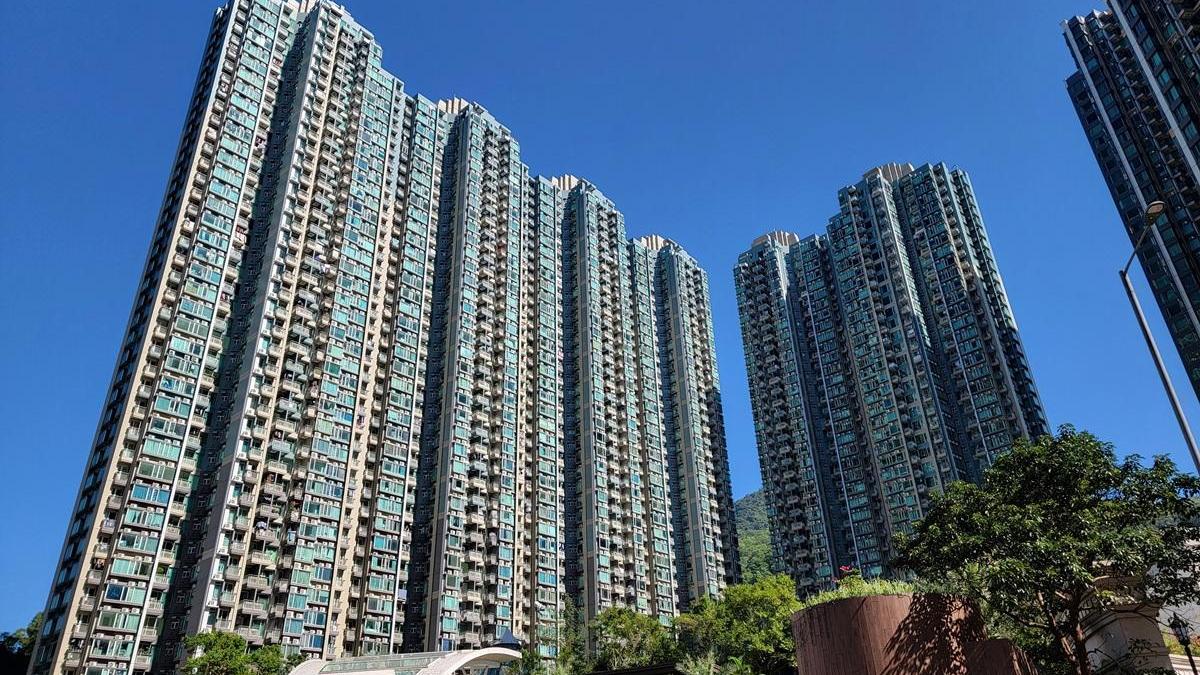 將軍澳日出康城峻瀅一伙山海雙景套三房戶，一手業主劈價沽貨，帳面仍賺逾130萬離場。