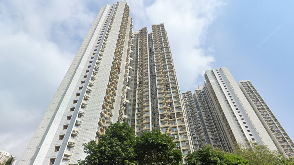 觀塘居屋曉麗苑高層開揚三房戶，獲觀望多時的公屋上車客以綠表價413萬元承接。