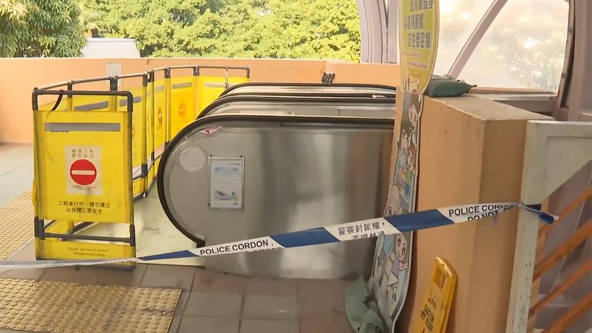 涉事扶手電梯事後暫停使用。(電視截圖)