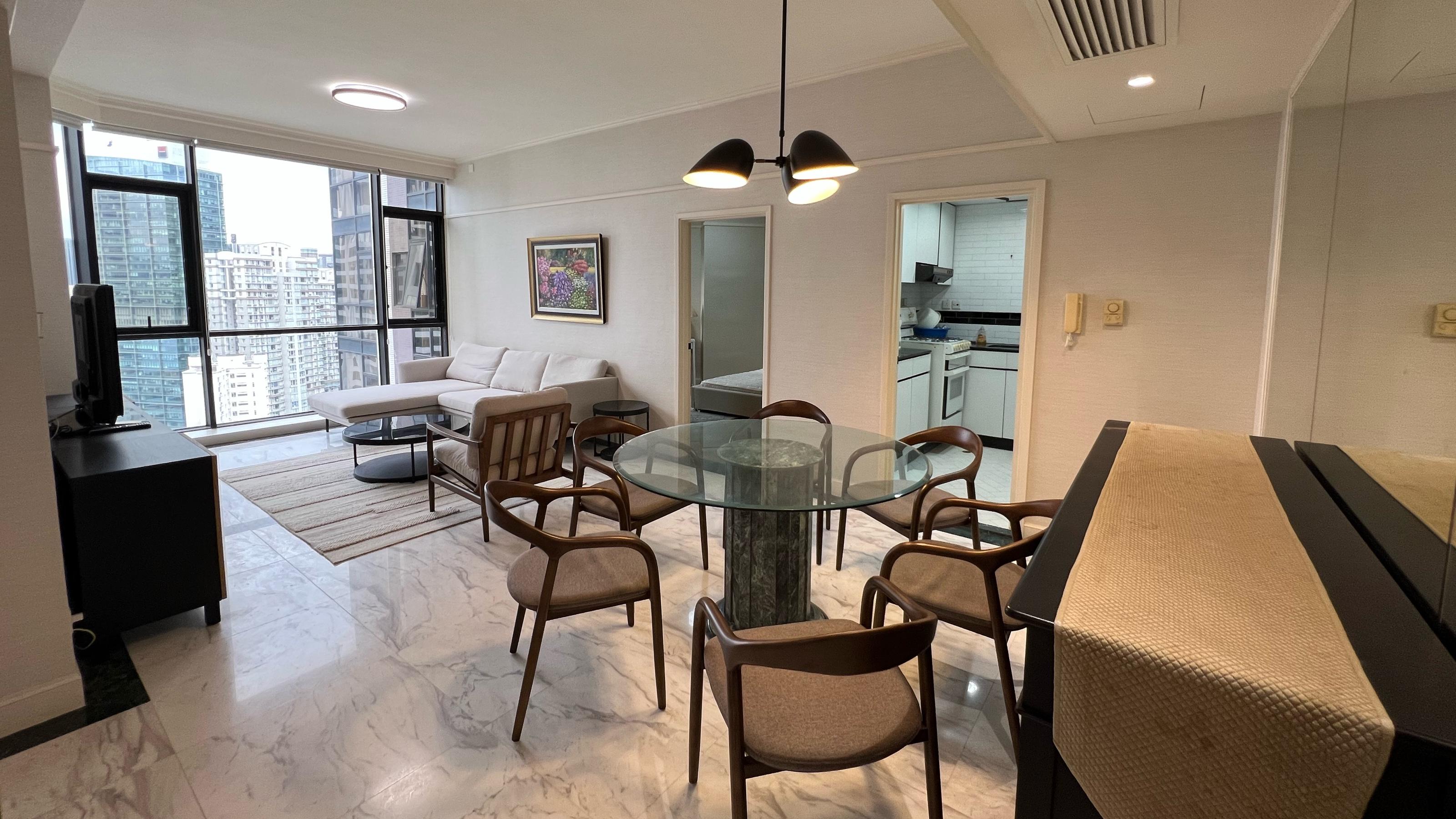 寬敞客飯廳實用見使，裝修亦具品味。