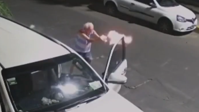 少年用玩具槍打劫 遭78歲老伯開槍擊斃 警稱合法自衛(有片)