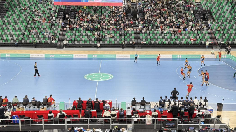 全運會手球男子測試賽舉行，有內地球員認為體藝館質素與海外一樣