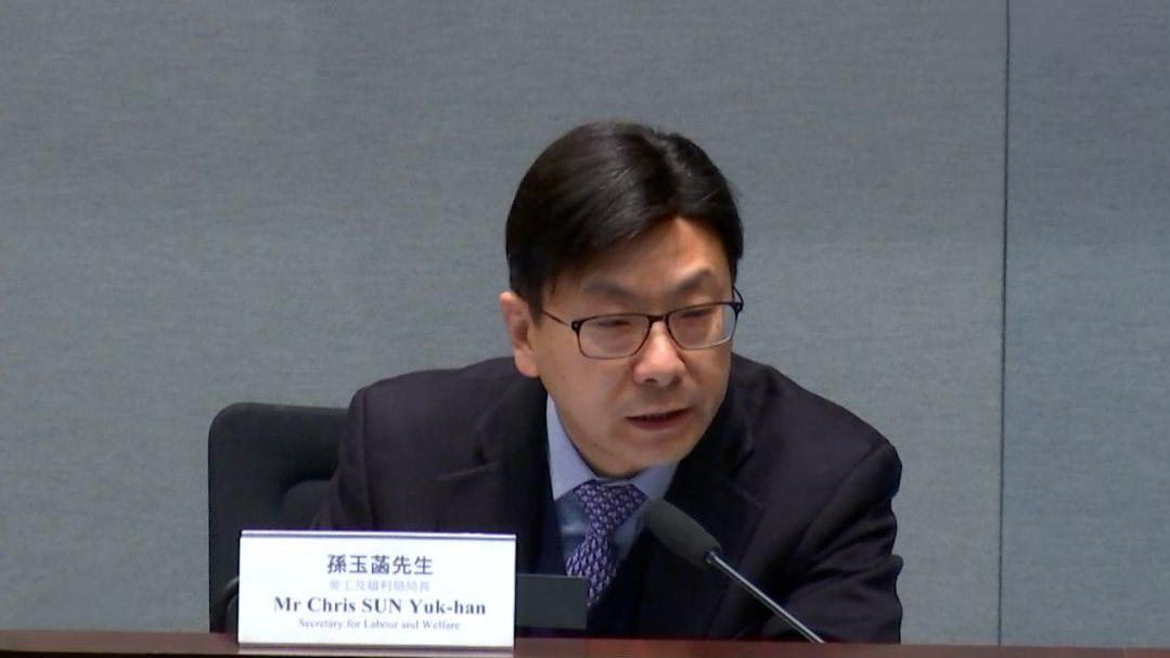 孫玉菡指，參與幾千人的國際會議，與其他人握手，並不受影響。