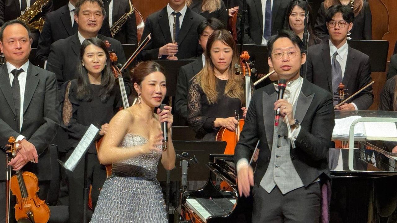 有60萬粉絲的網紅江老師(左)及樂團指揮Stephen(右)。