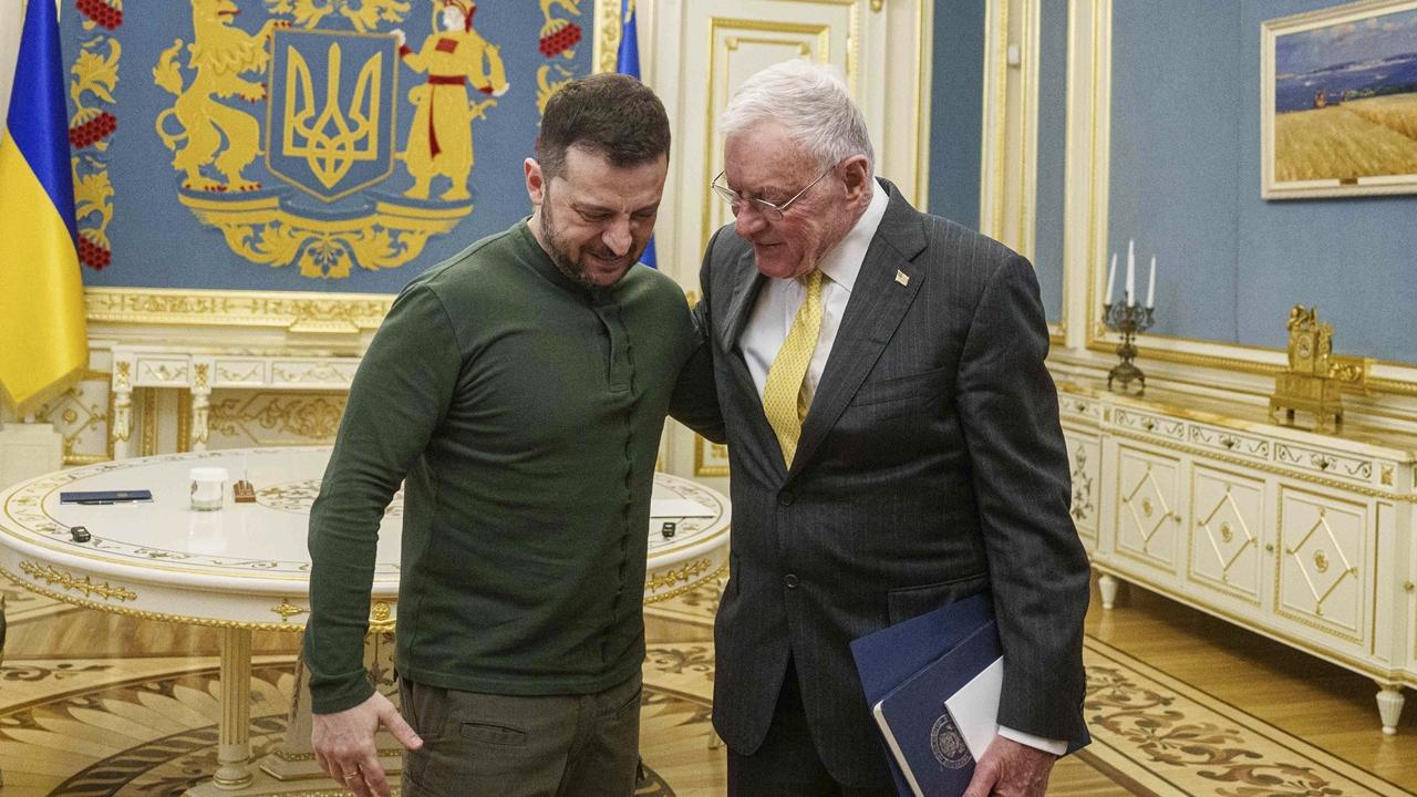 俄烏戰爭，與美國特使會晤，澤連斯基：準備好達成投資和安全協議。(AP)