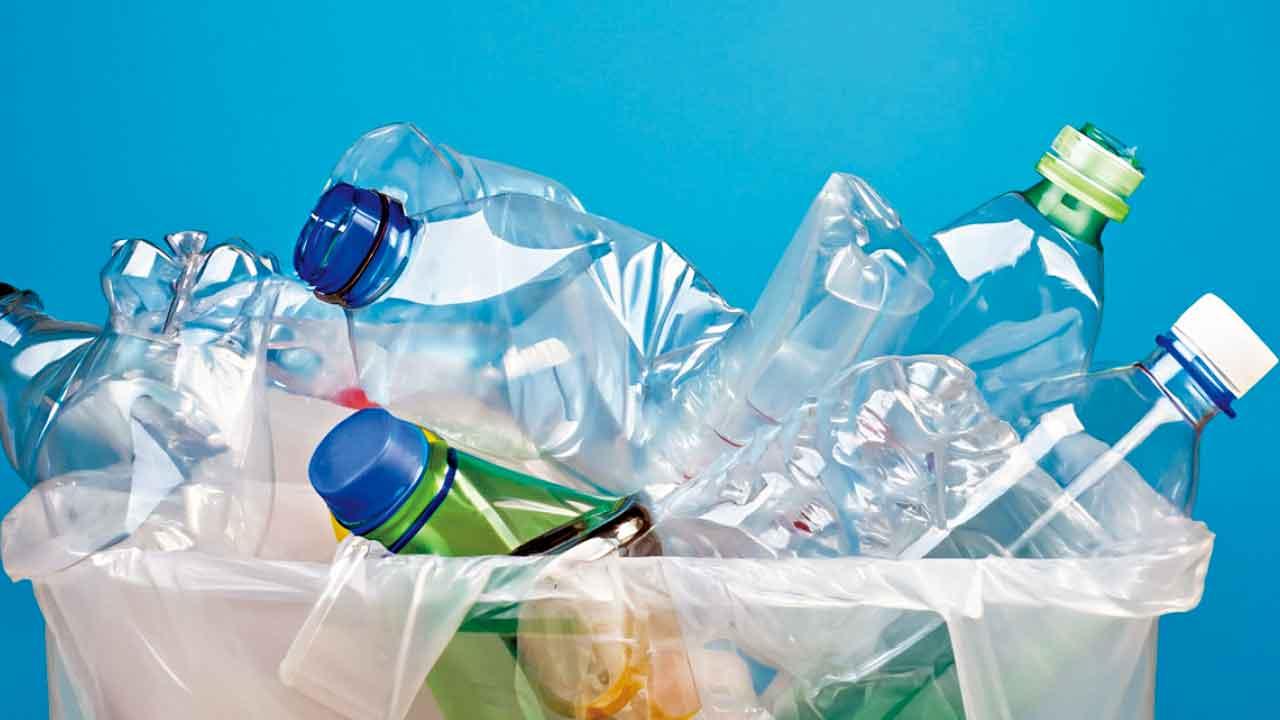 擬推膠樽紙包飲品生產責任制 零售店設退還點 市民回收每個贈1毫