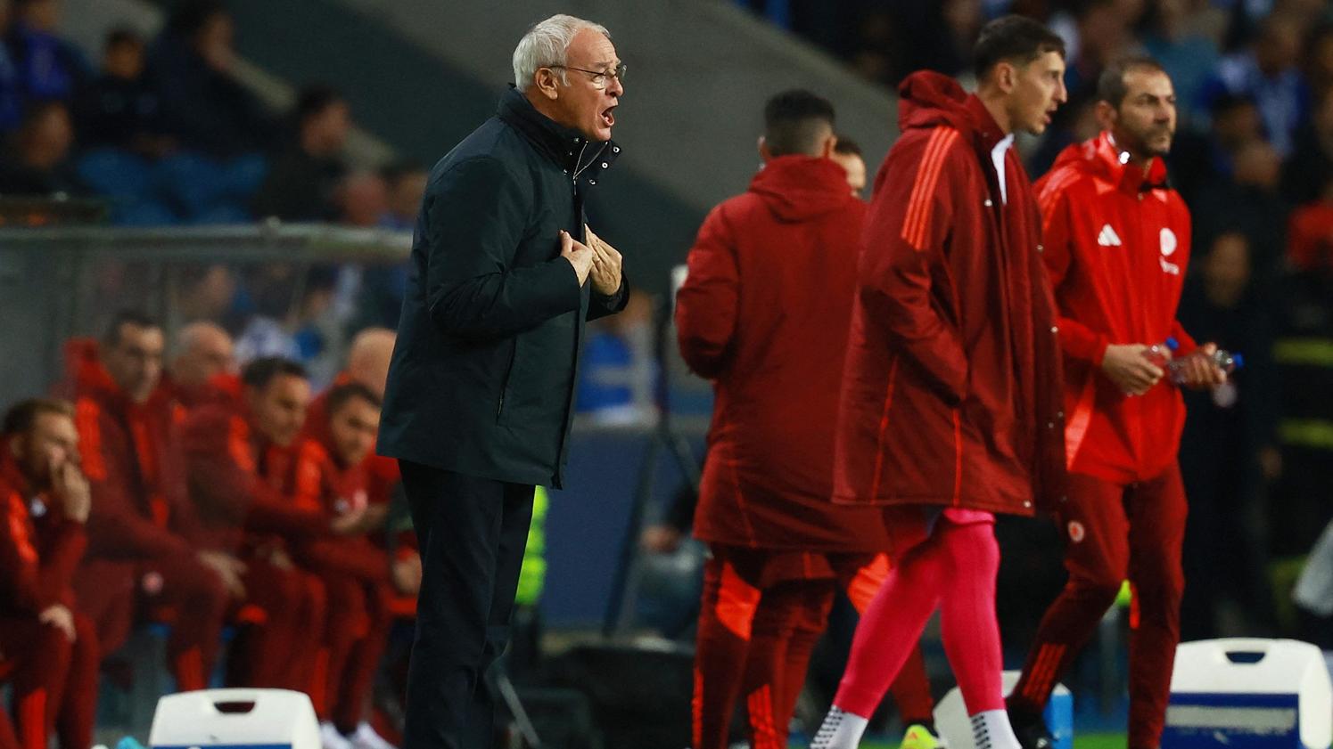 雲尼亞里帶領羅馬在歐霸附加賽首回合與波圖踢平1:1。(路透社)