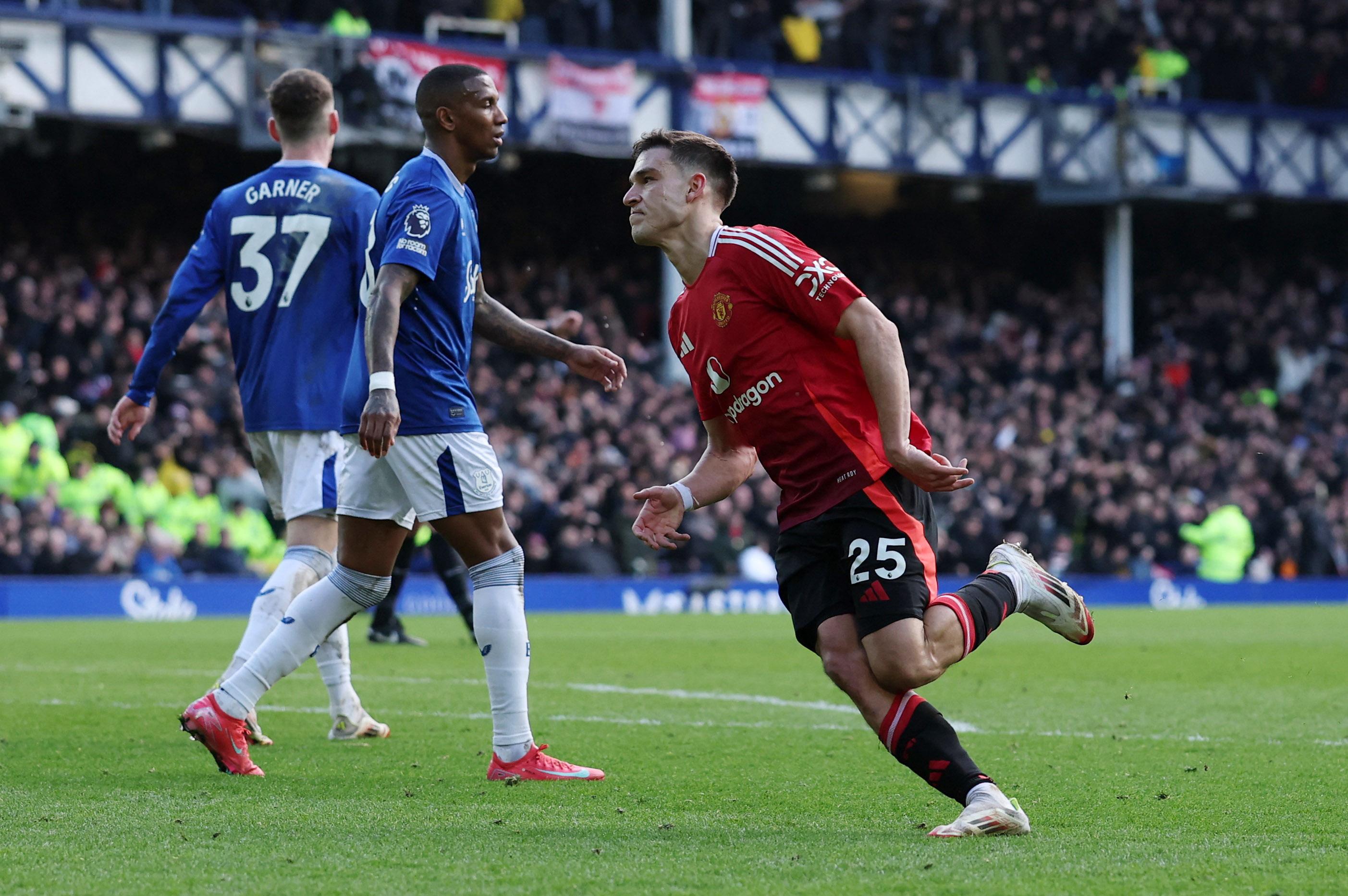 曼聯烏加迪憑罰球混戰抽入成2︰2 (reuter)