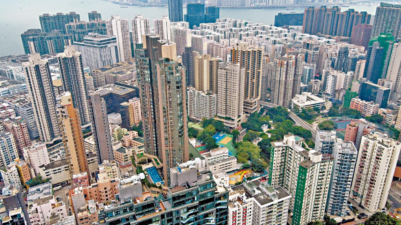 撤辣1周年 樓市旺量未旺價 全港私樓市值冧4800億 每名業主身家縮水47萬