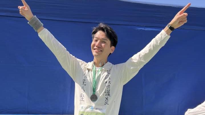 渣打馬拉松2025｜黃建東未被足患影響超預期完成半馬 明年再挑戰盼創最佳成績 