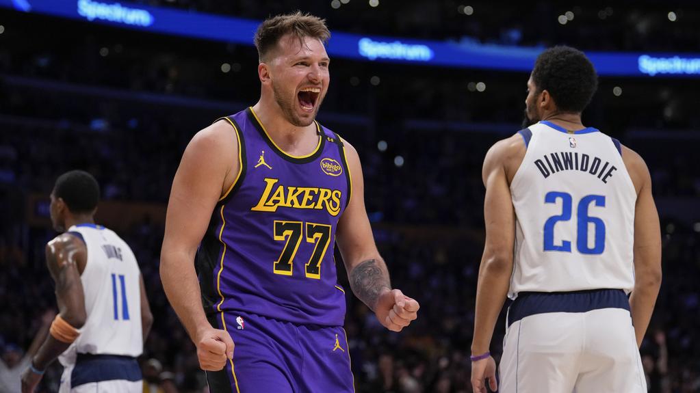 當錫被交易到湖人後，首次倒戈對獨行俠。(美聯社)