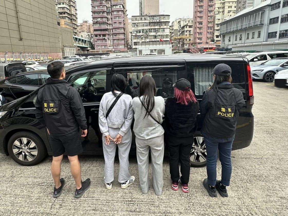 警深水埗掃黃拘3外籍女，年齡介乎39至46歲。(警方圖片)