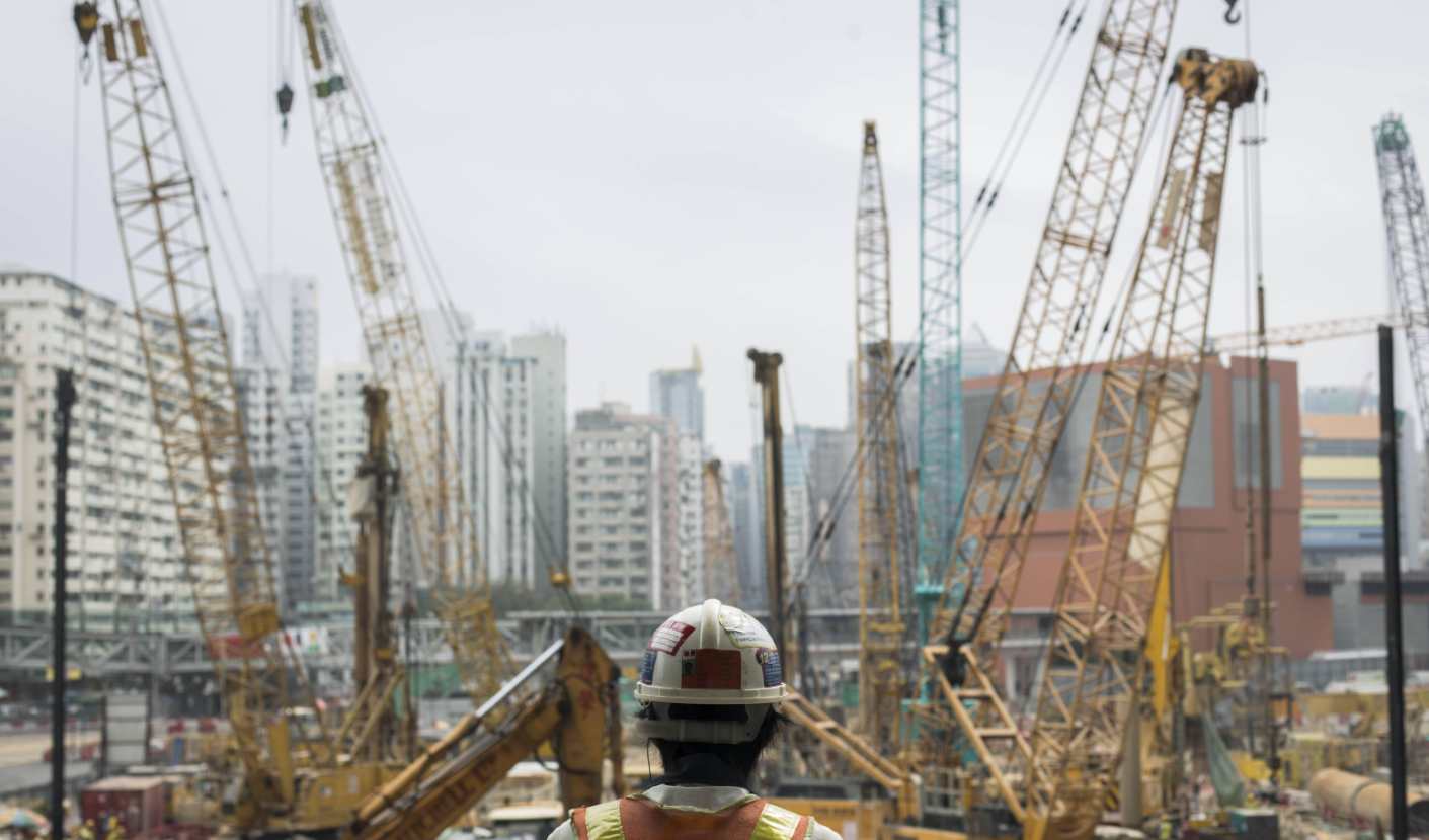 勞工處籲請承建商、僱主及僱員，在農曆新年假期後並在恢復工作前，應提高警覺、檢查工作場地及採取足夠的安全措施。(資料圖片)