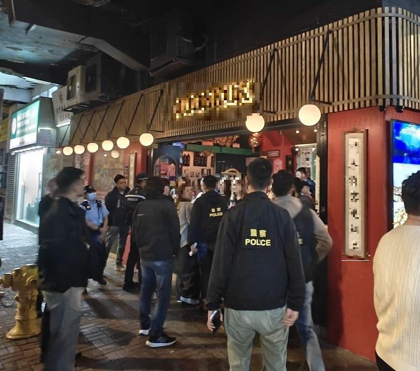 警旺角反罪惡搗釣魚機賭場，拘19男女包括一通緝犯。(警方圖片)