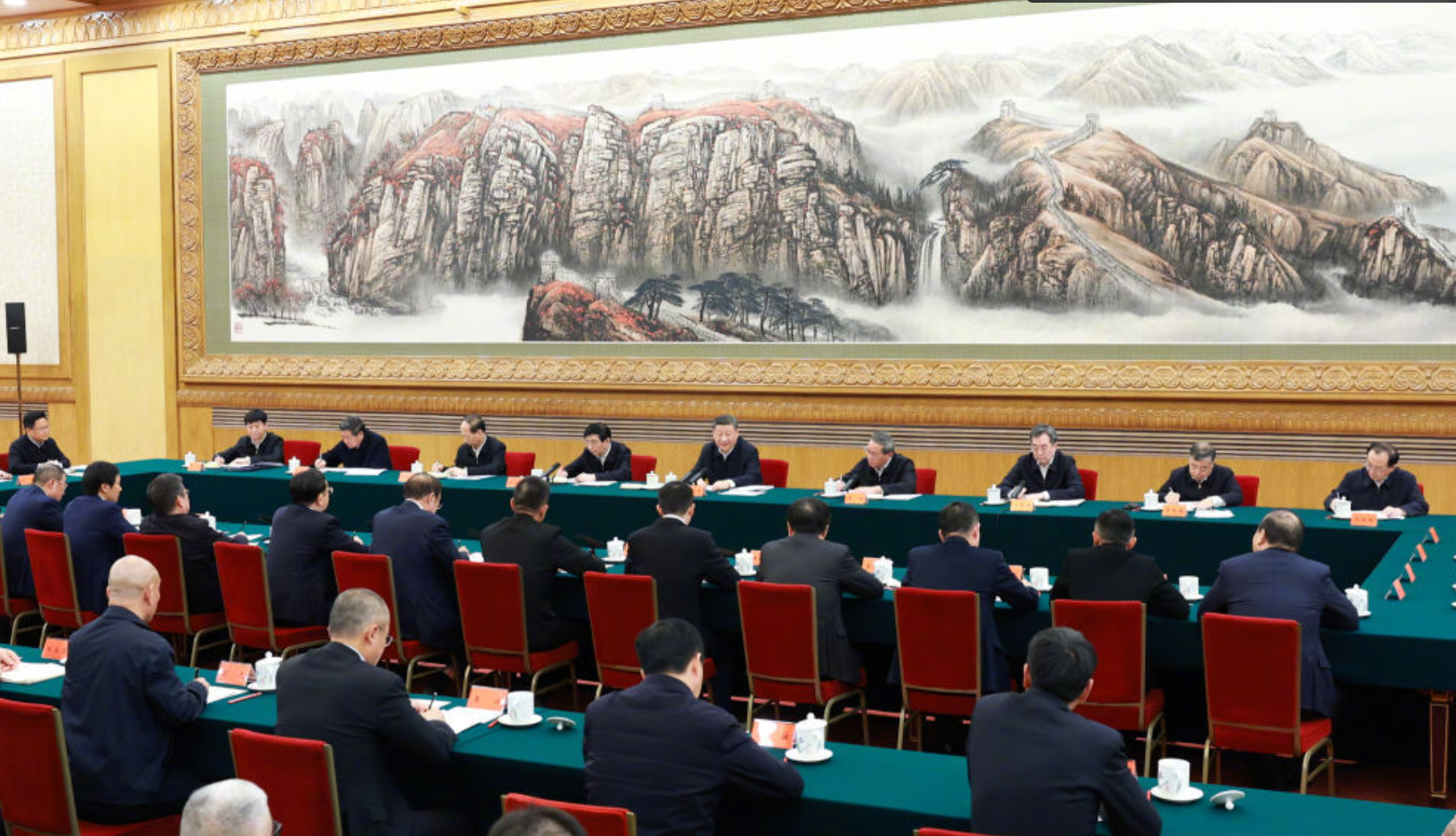 習近平在北京出席民營企業座談會。(央視圖片)