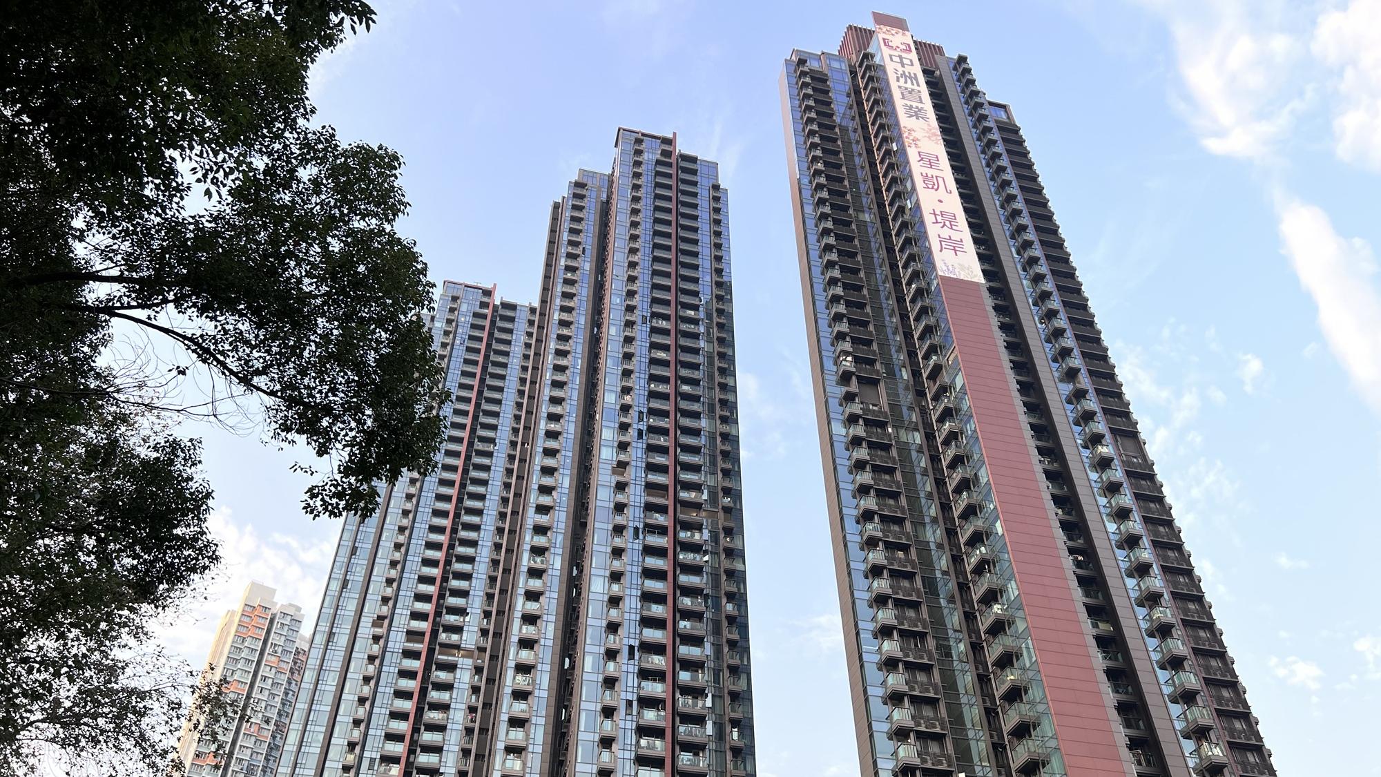 入伙只有兩年的火炭鐵路屋苑星凱‧堤岸，吸引公司客承租一房，方便員工往返大陸公幹。