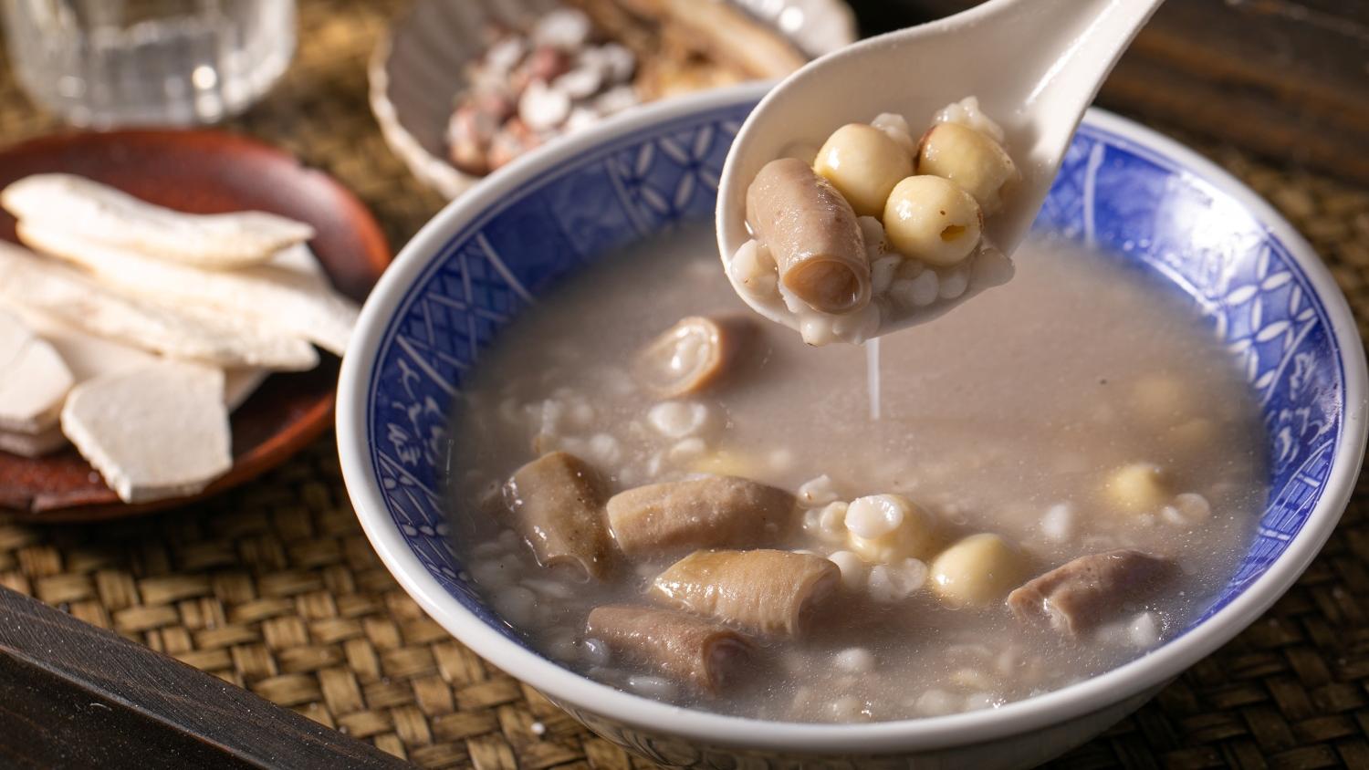 對於糖尿病者日常生活飲食作息，推薦藥膳：四神排骨湯。