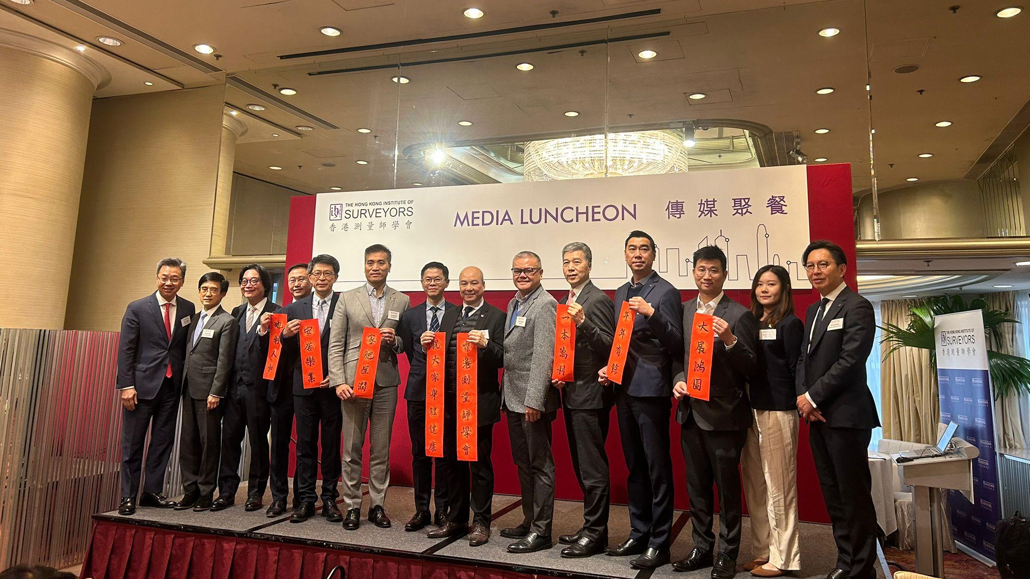 測量師學會倡結構工程師或檢驗人員核證簡樸房。(朱慧恩攝)