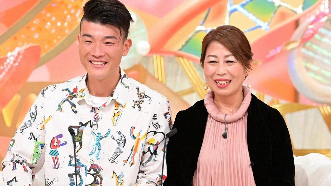 姊弟戀主角近日上綜藝節目。(互聯網)