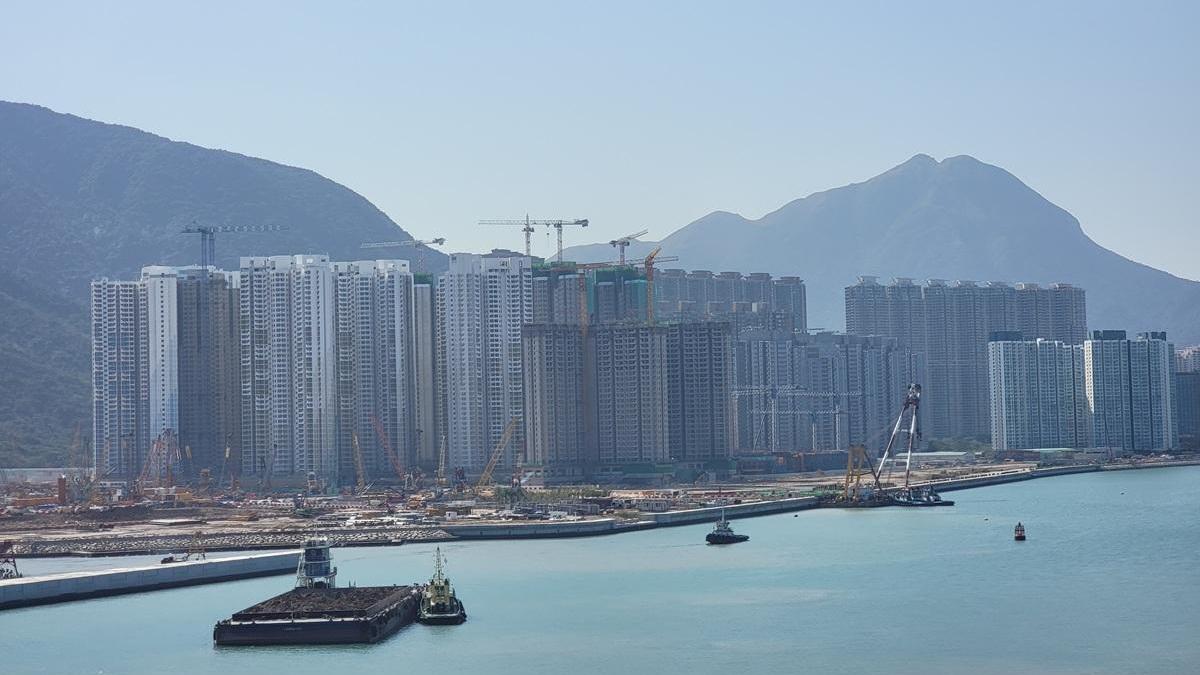 東涌第106B區臨海住宅地皮，將於明日(14日)截標，中原測量師行認為項目流標風險較細。(資料圖片)