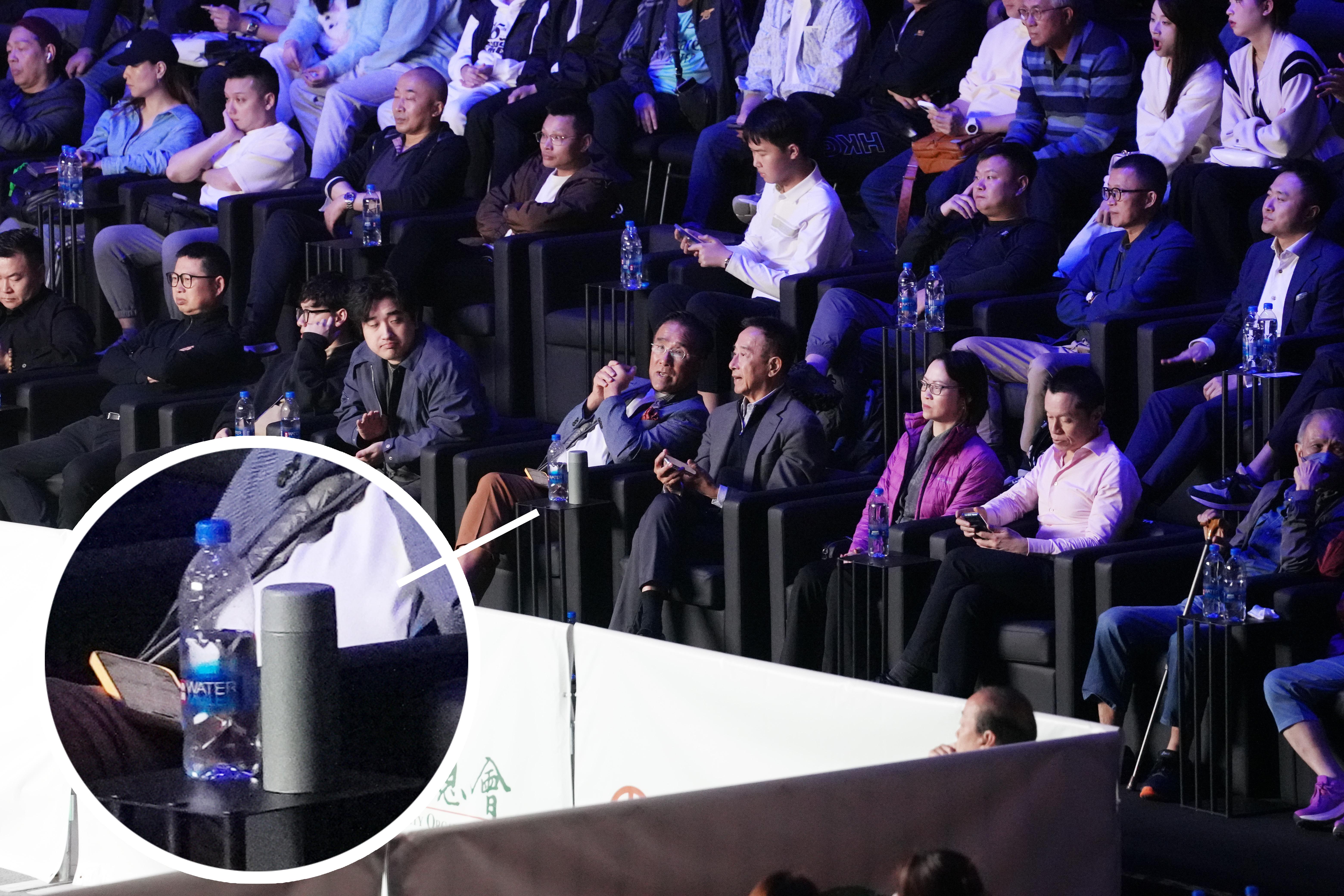 團隊進場後發現有貴賓席觀眾成功攜帶保溫杯進場，並放置座位上，未見場內職員阻止。（綠色和平提供）