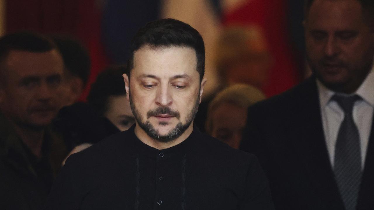 俄烏戰爭，澤連斯基低頭，稱是時候糾正，感謝美國並願簽協議。(AP)