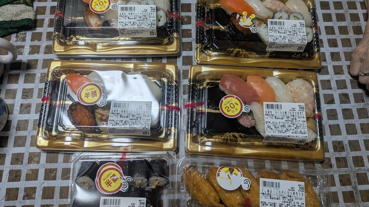 失智母突然買來6人份壽司，背後原因令兒子淚崩：是我生日。(X)