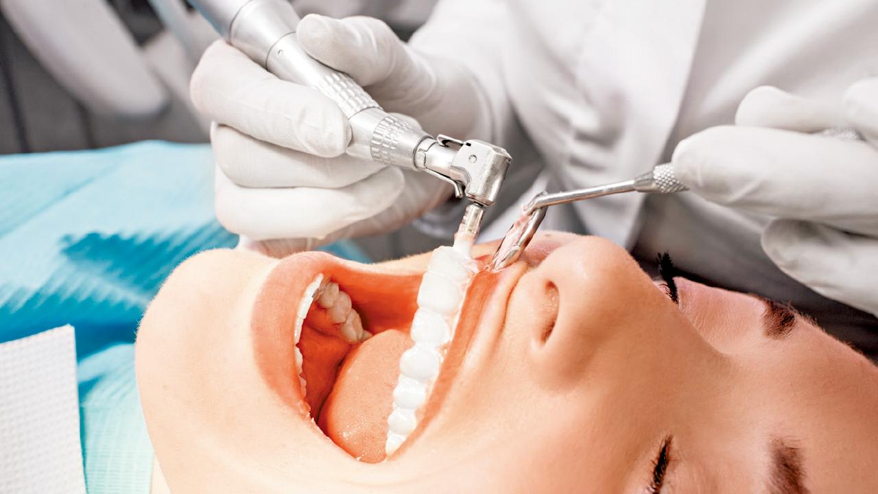 定期洗牙 避過牙鬆脫危機