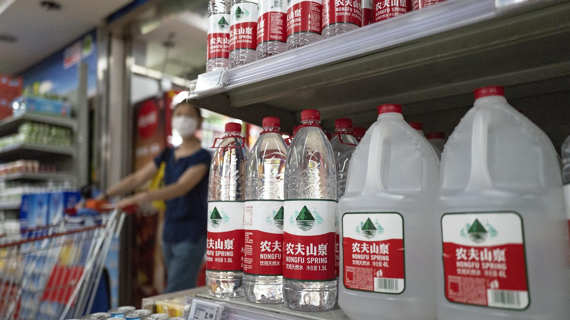 農夫山泉純利持平 包裝水收益挫21% 「對正義的追求仍將持續」