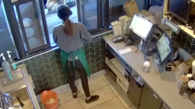 星巴克熱飲杯蓋沒蓋緊 燙傷外賣員下體 須賠3.9億