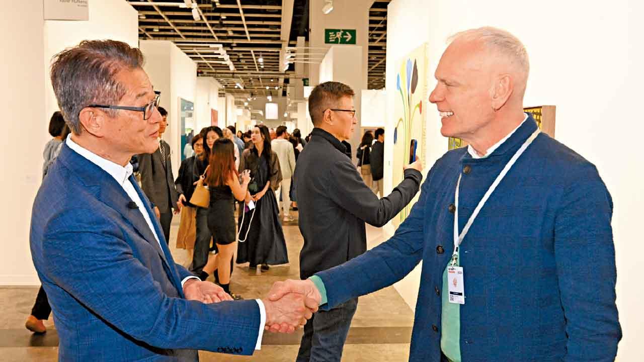 盛事帶動本月逾340萬人訪港  陳茂波：續吸高端客