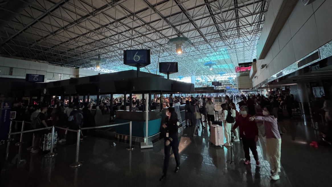 台灣桃園機場突停電傳燶味 旅客滯留︰永生難忘