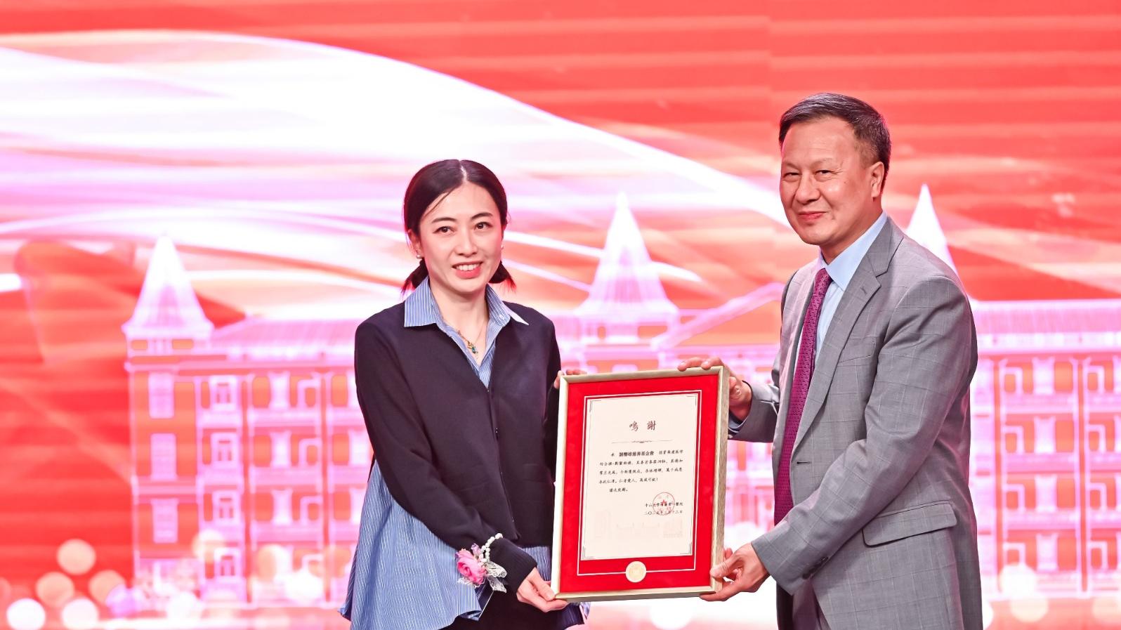 基金捐4億元中山起醫院 甘比為「劉鑾雄樓」啟用揭幕