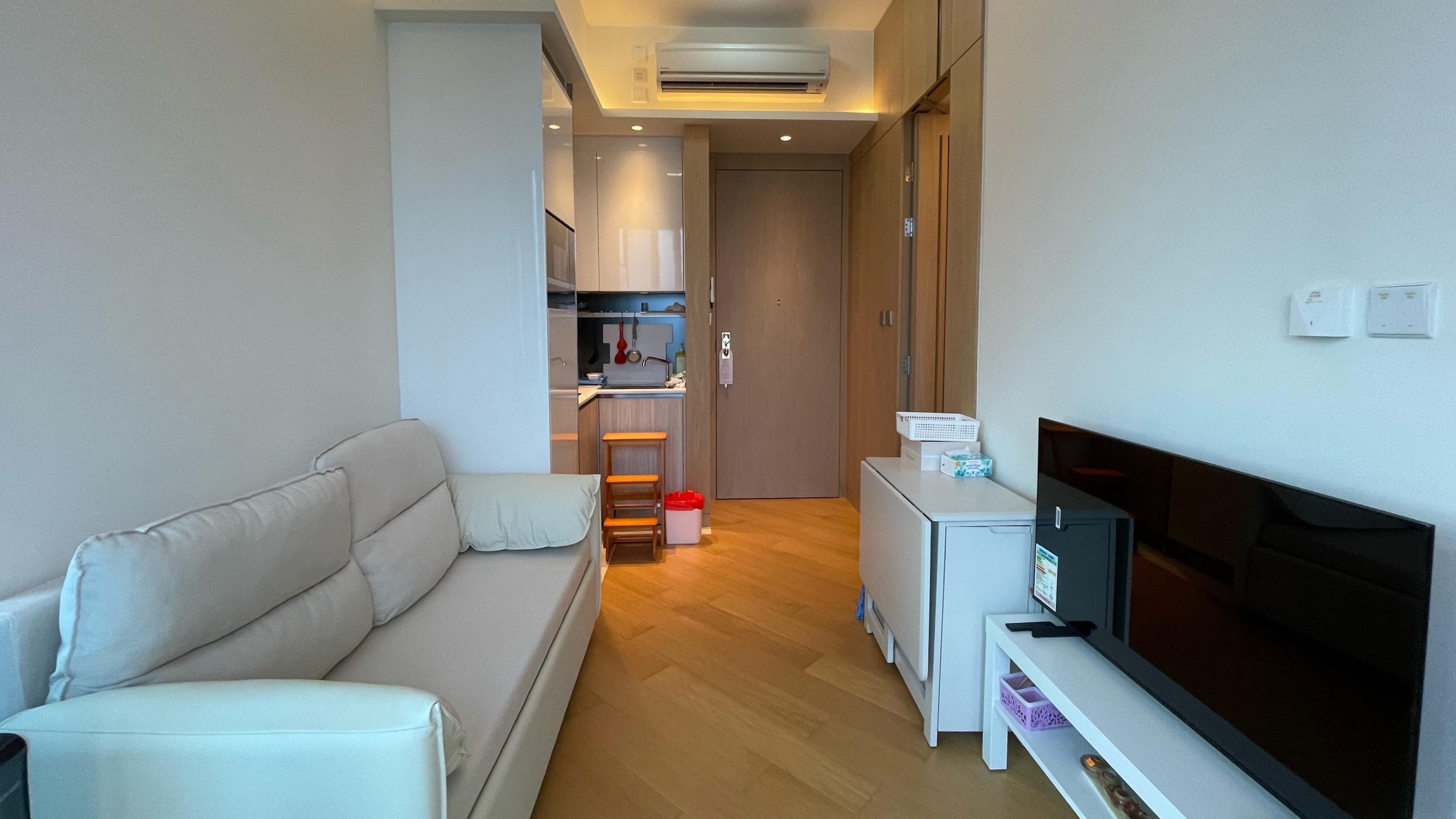 單位間隔小巧但實用，裝修簇新精緻，可即買即住。