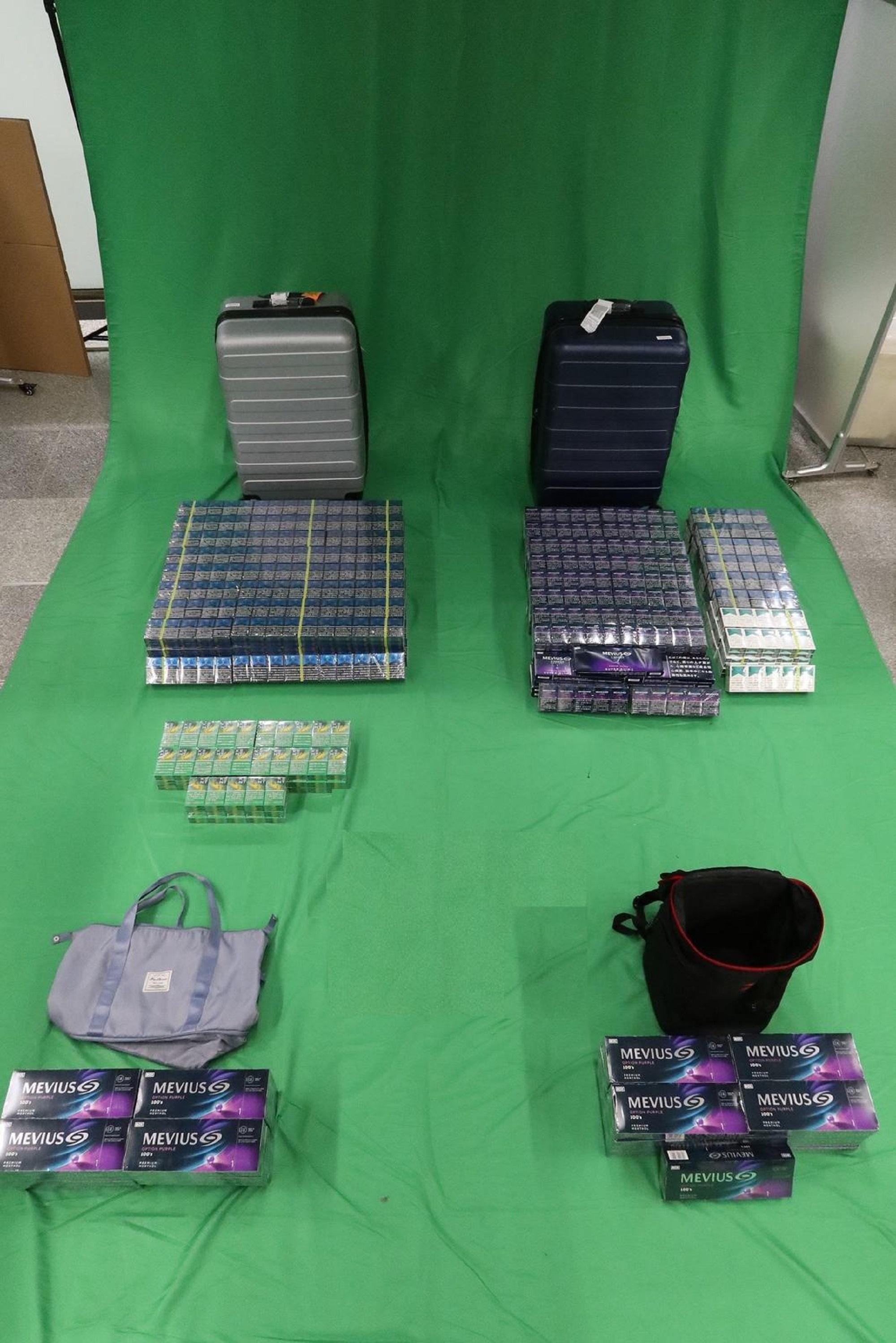 檢獲的未完稅香煙。(政府新聞處)