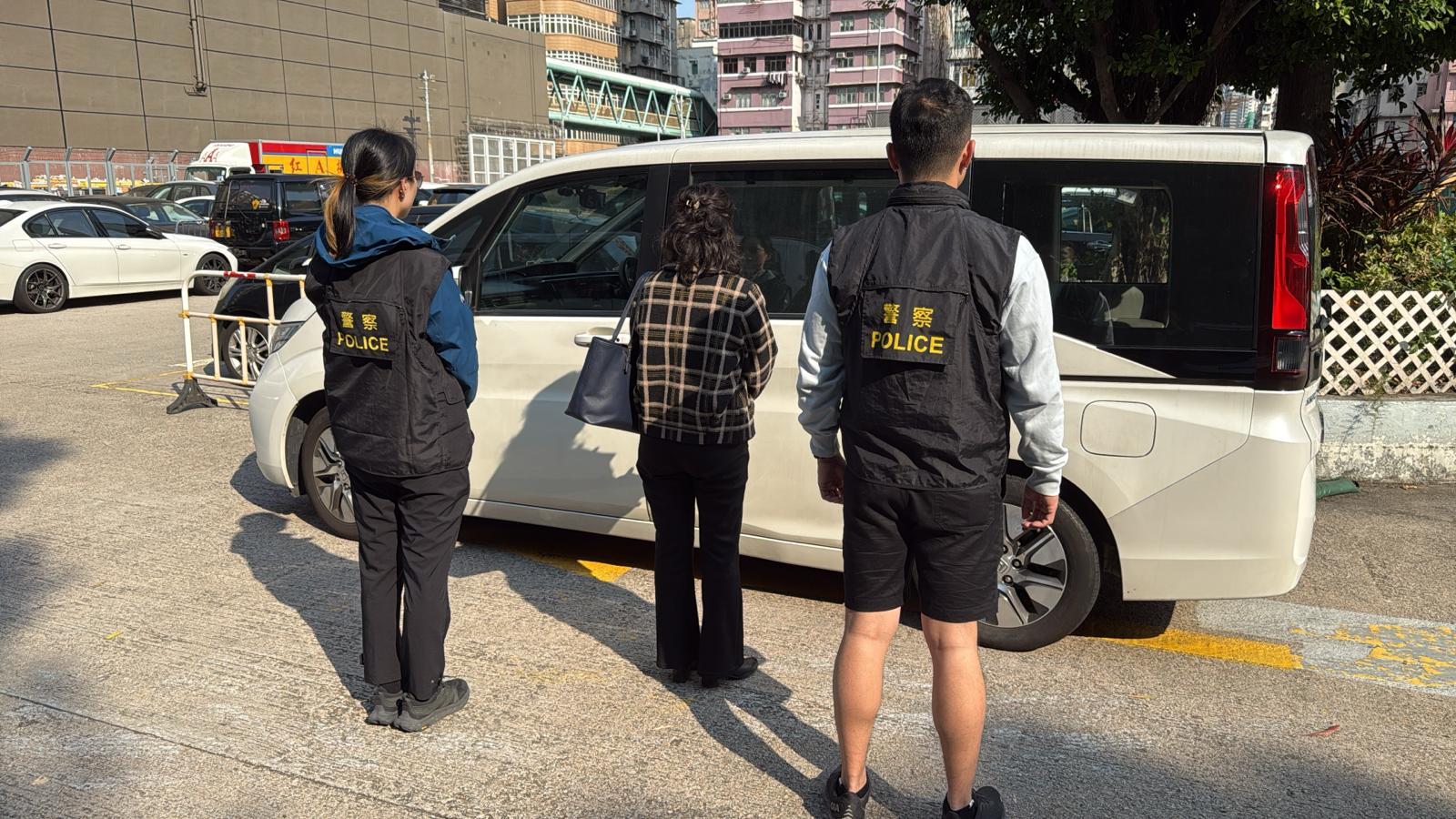 警搗深水埗無牌按摩院拘48歲婦。(警方圖片)