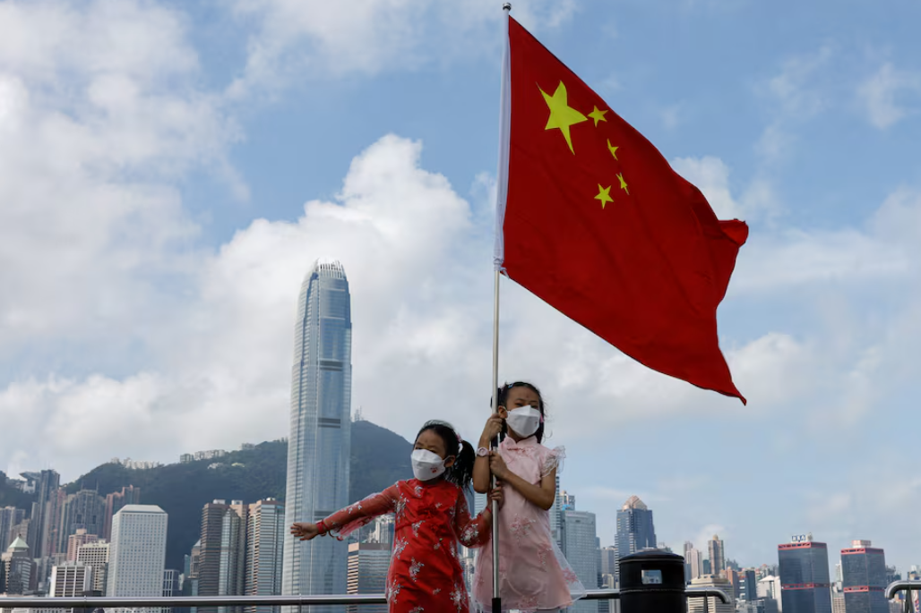 《基本法》第五條訂明，香港「保持原有的資本主義制度和生活方式，五十年不變」。(路透社資料圖片)